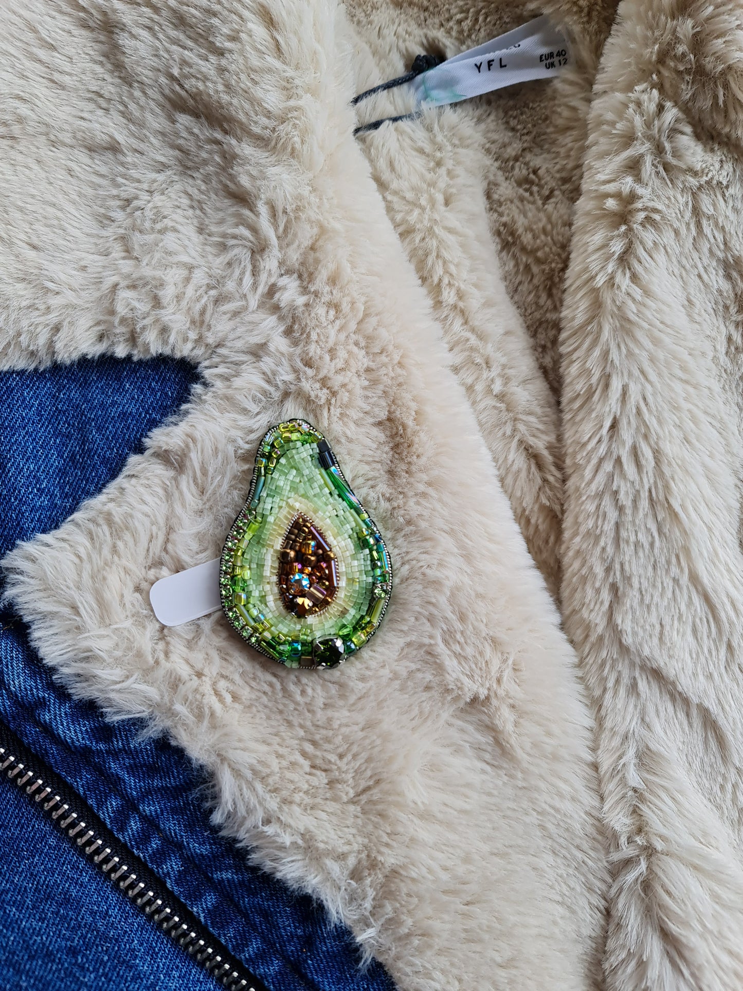 Lapel pin avocado beaded brooch, Fruit jewelry, father's day gift, gardener gift