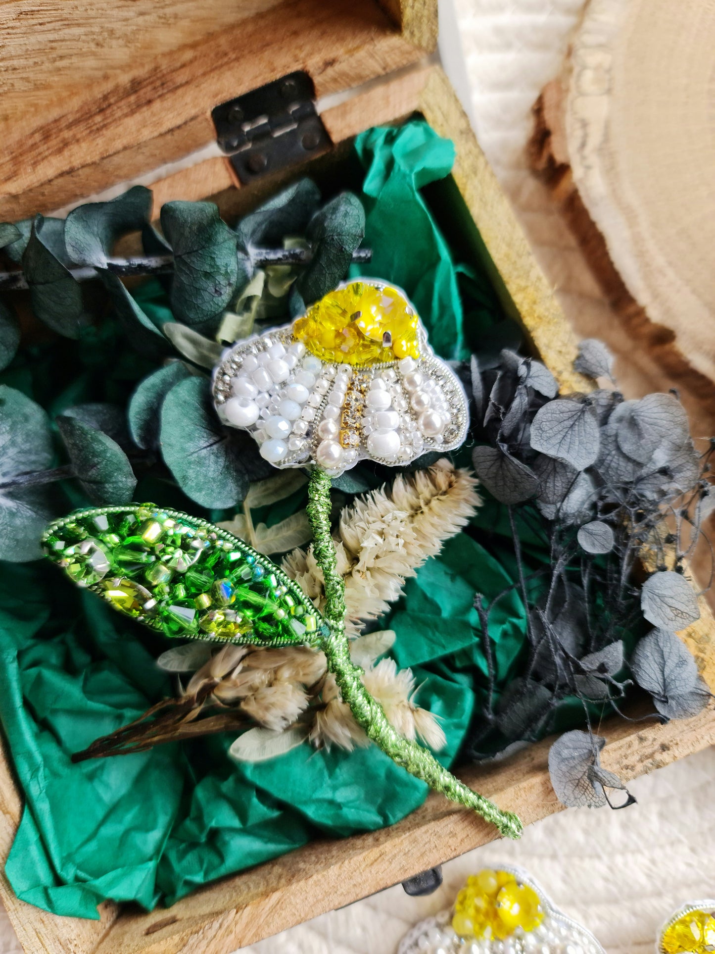 daisy flower brooch, lapel pins men, unique gifts for her