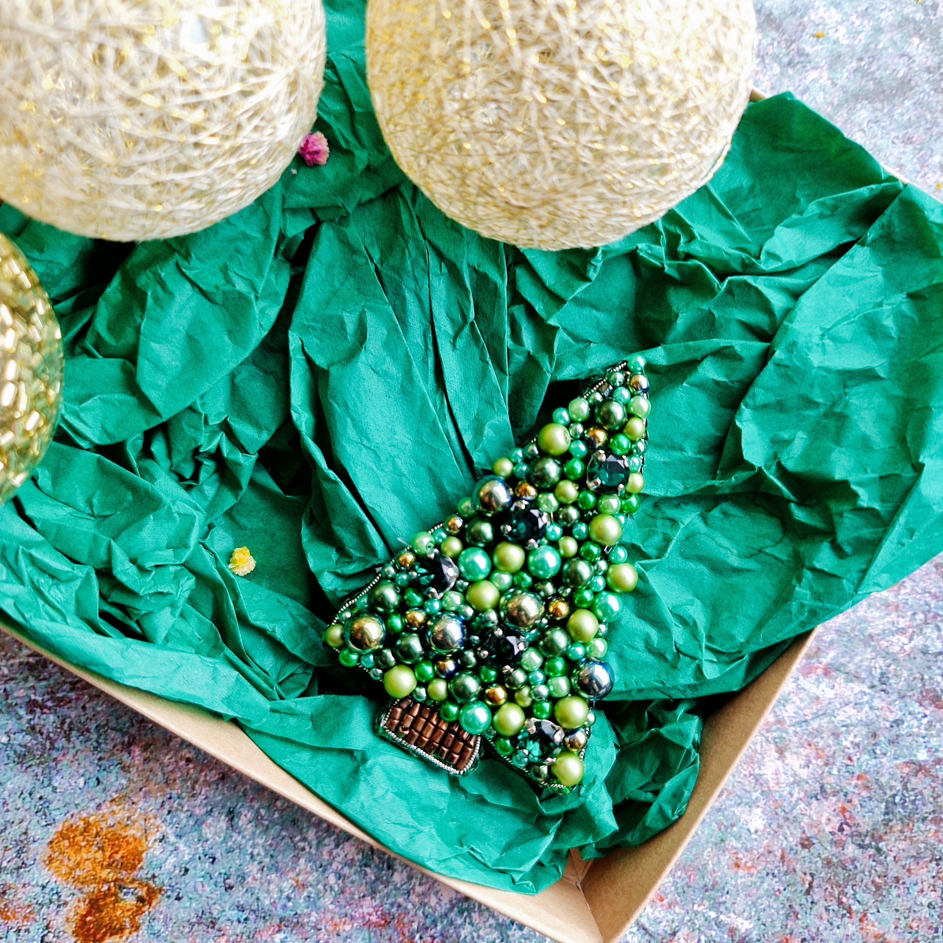 Emerald Christmas Tree Brooch