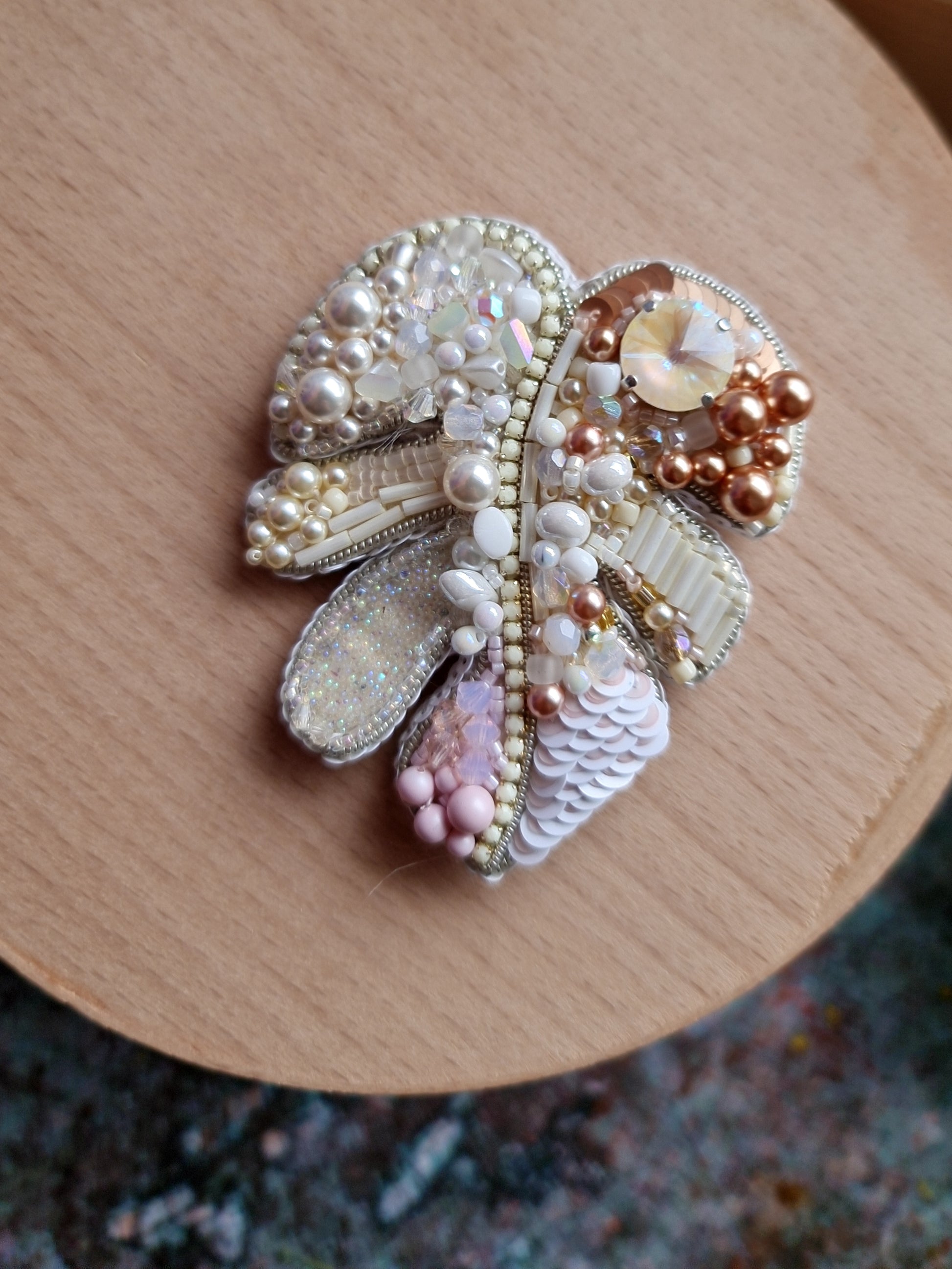 Monstera Leaf Beaded Brooch or Keychain