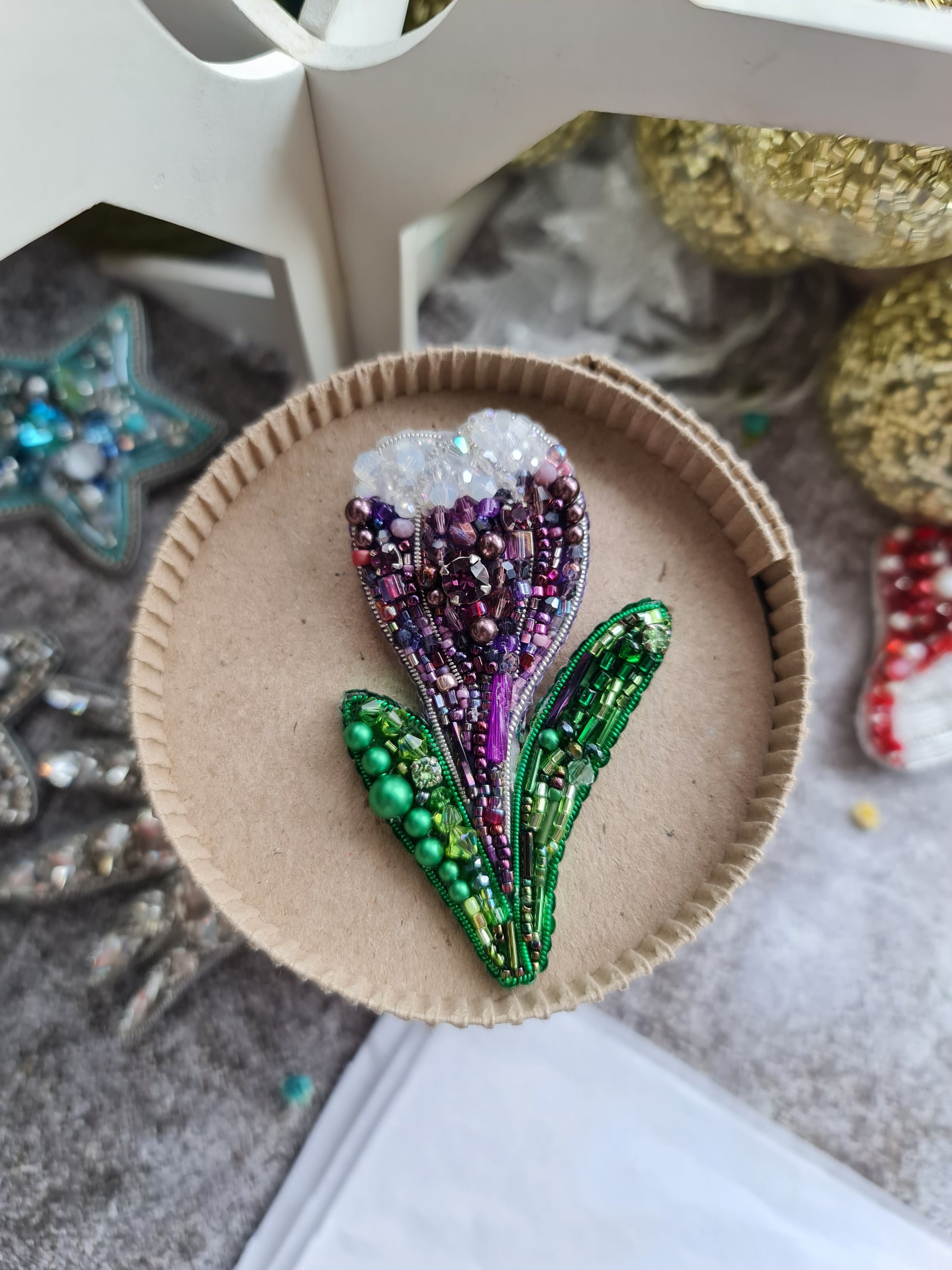 Crocus beaded brooches hand embroidered in purple and purple white colors with green leaves
