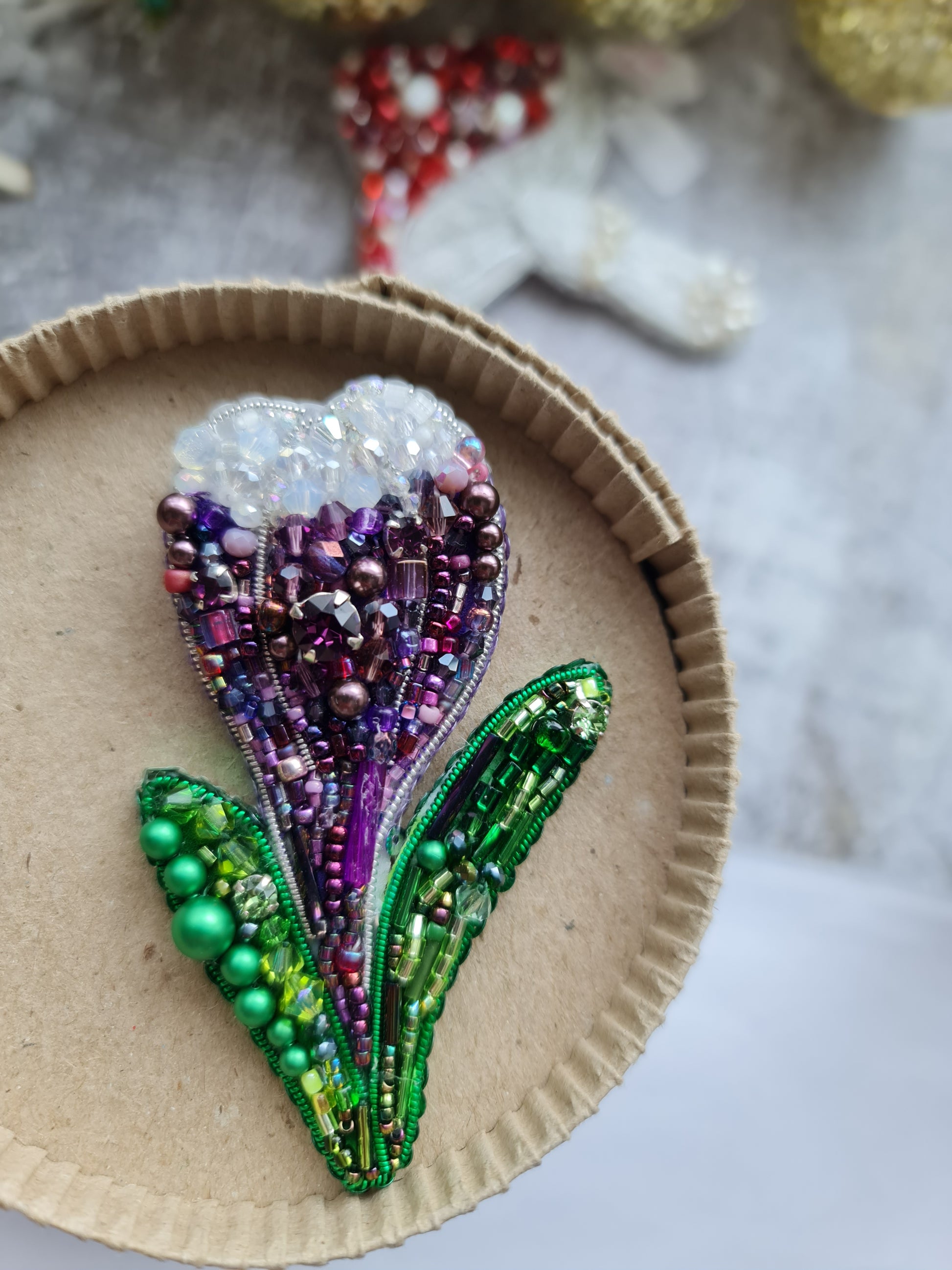Crocus beaded brooches hand embroidered in purple and purple white colors with green leaves