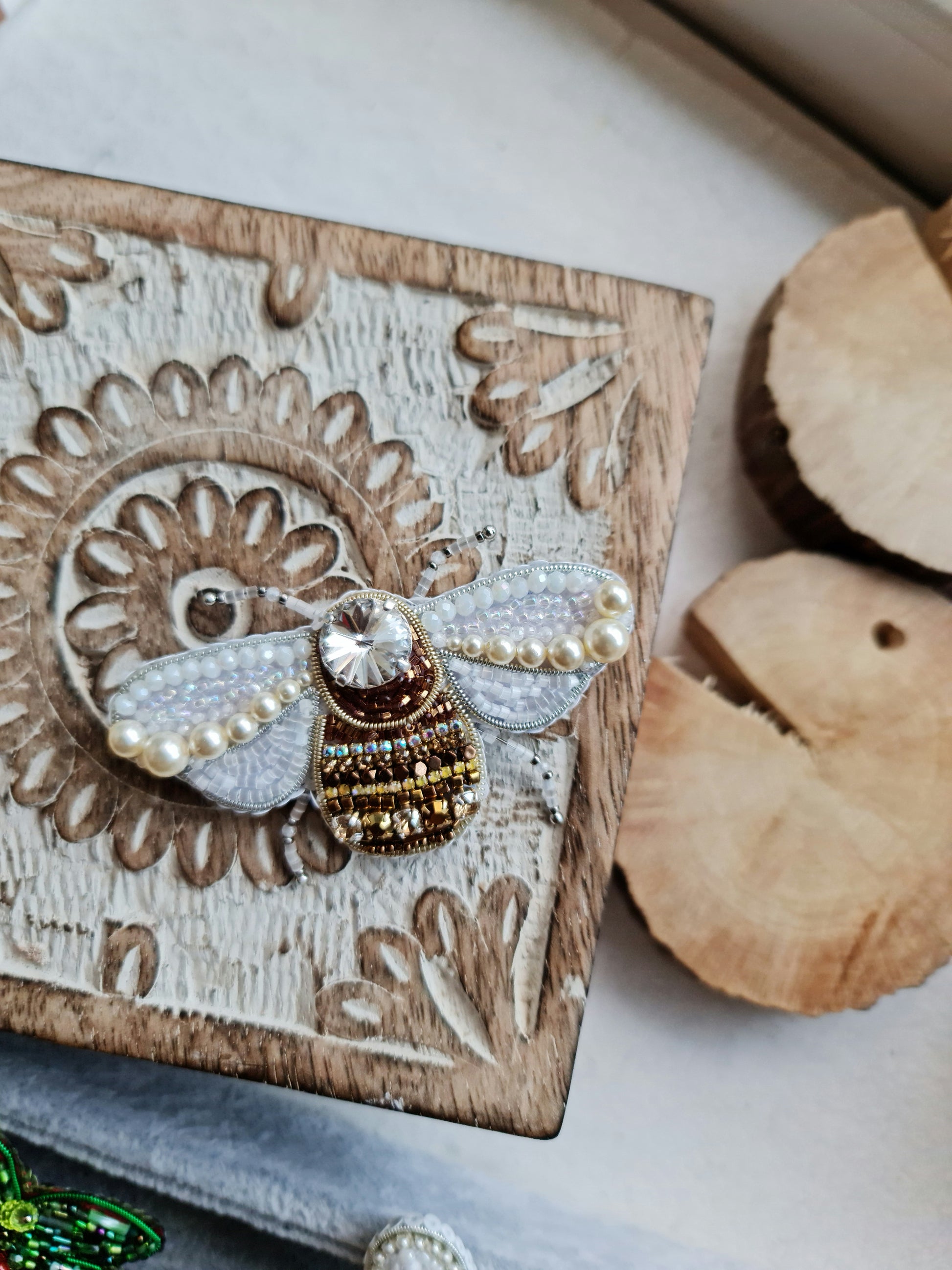 Bee beaded brooch pin, embroidered insect brooch