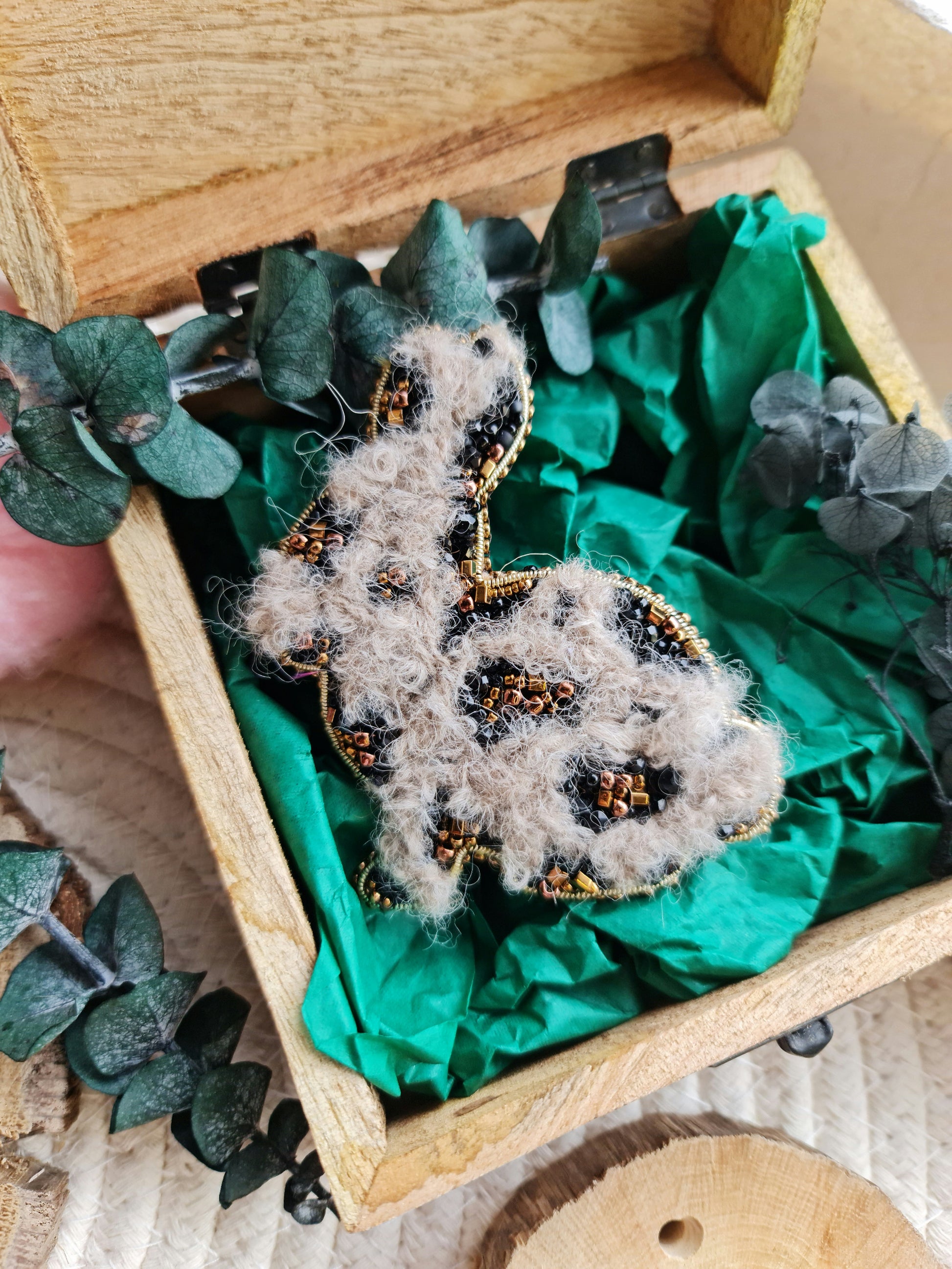 Spotted Bunny Beaded Brooch