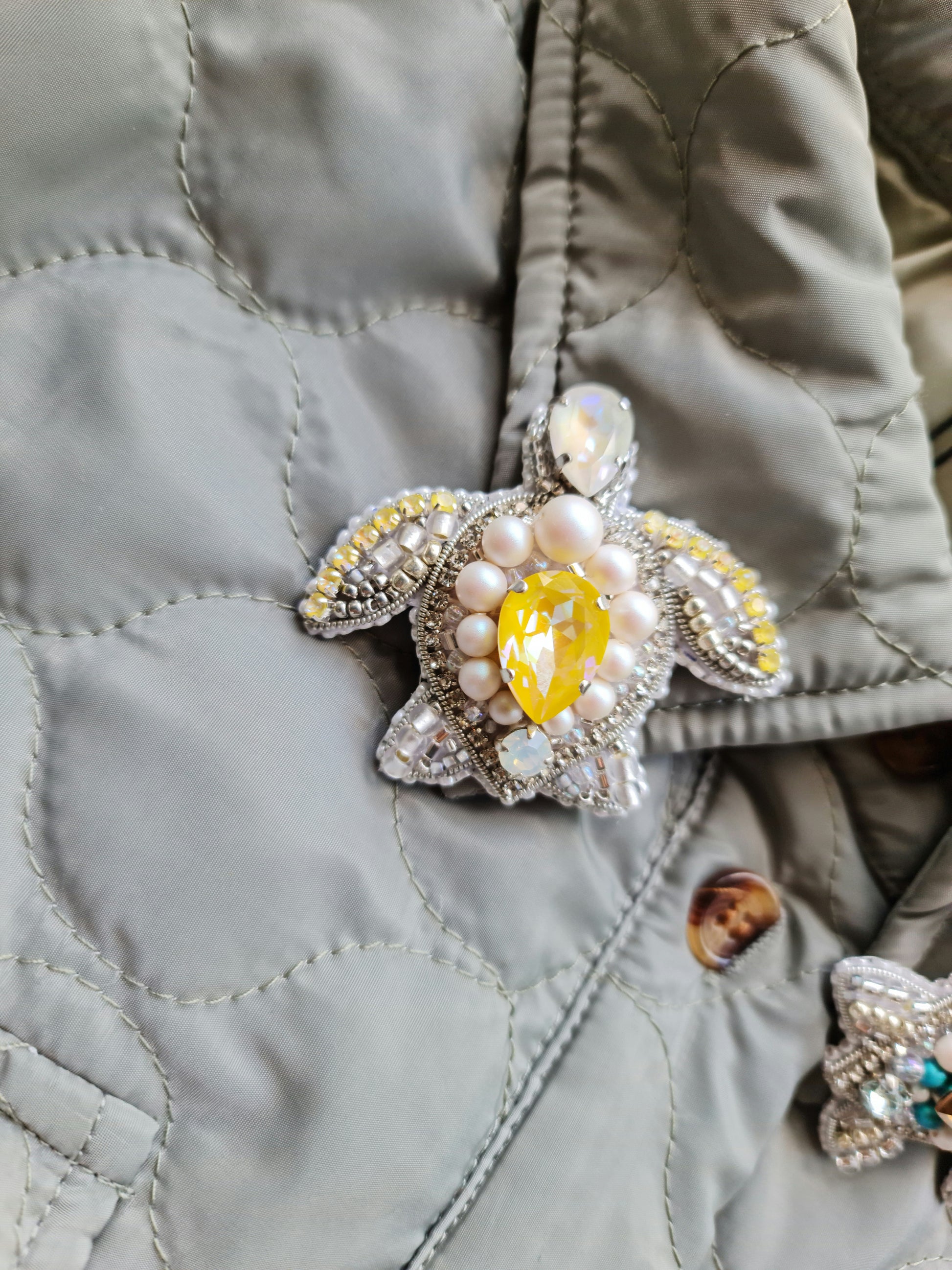 Sea Turtle Beaded Brooch