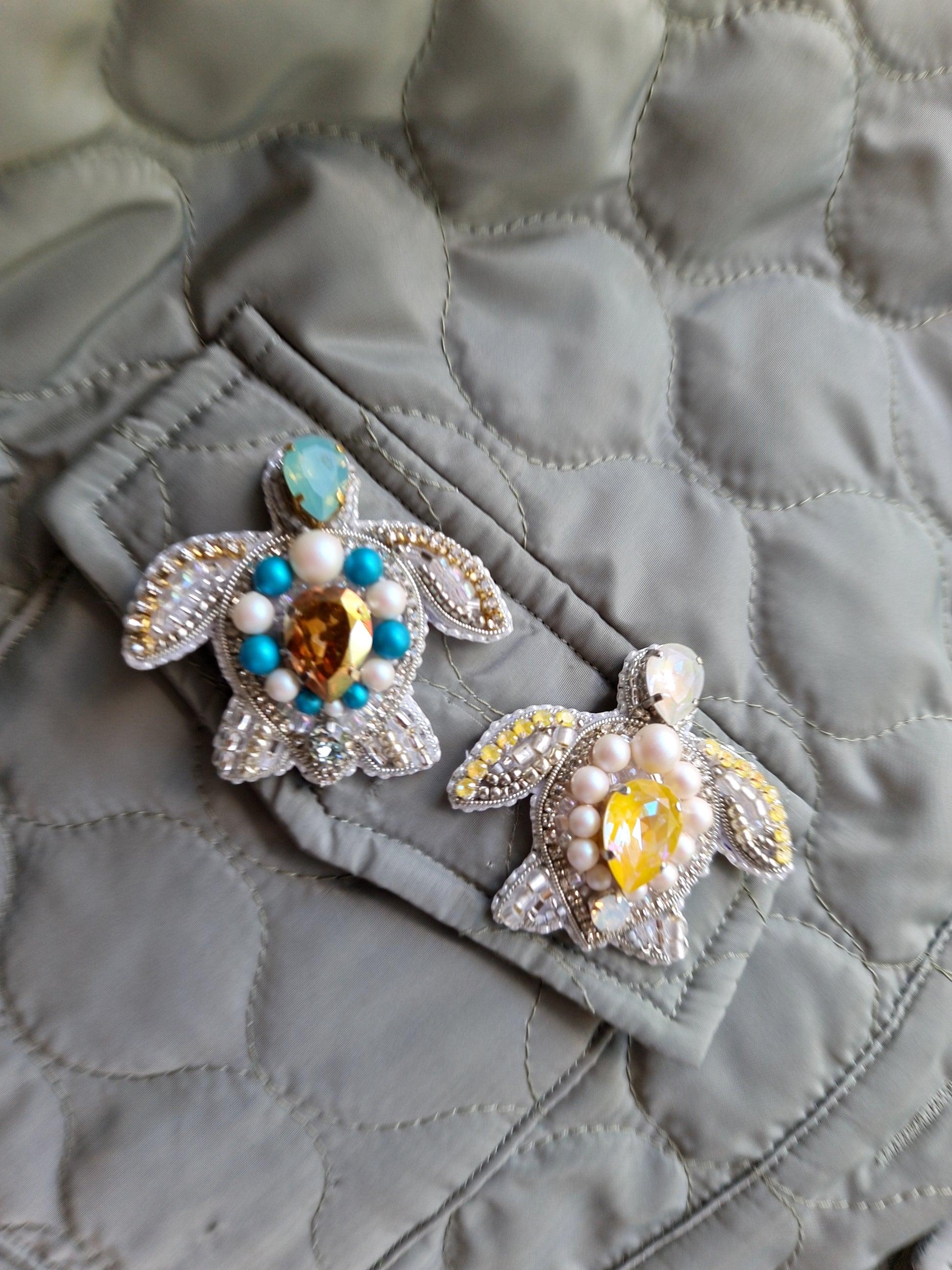 Sea Turtle Beaded Brooch