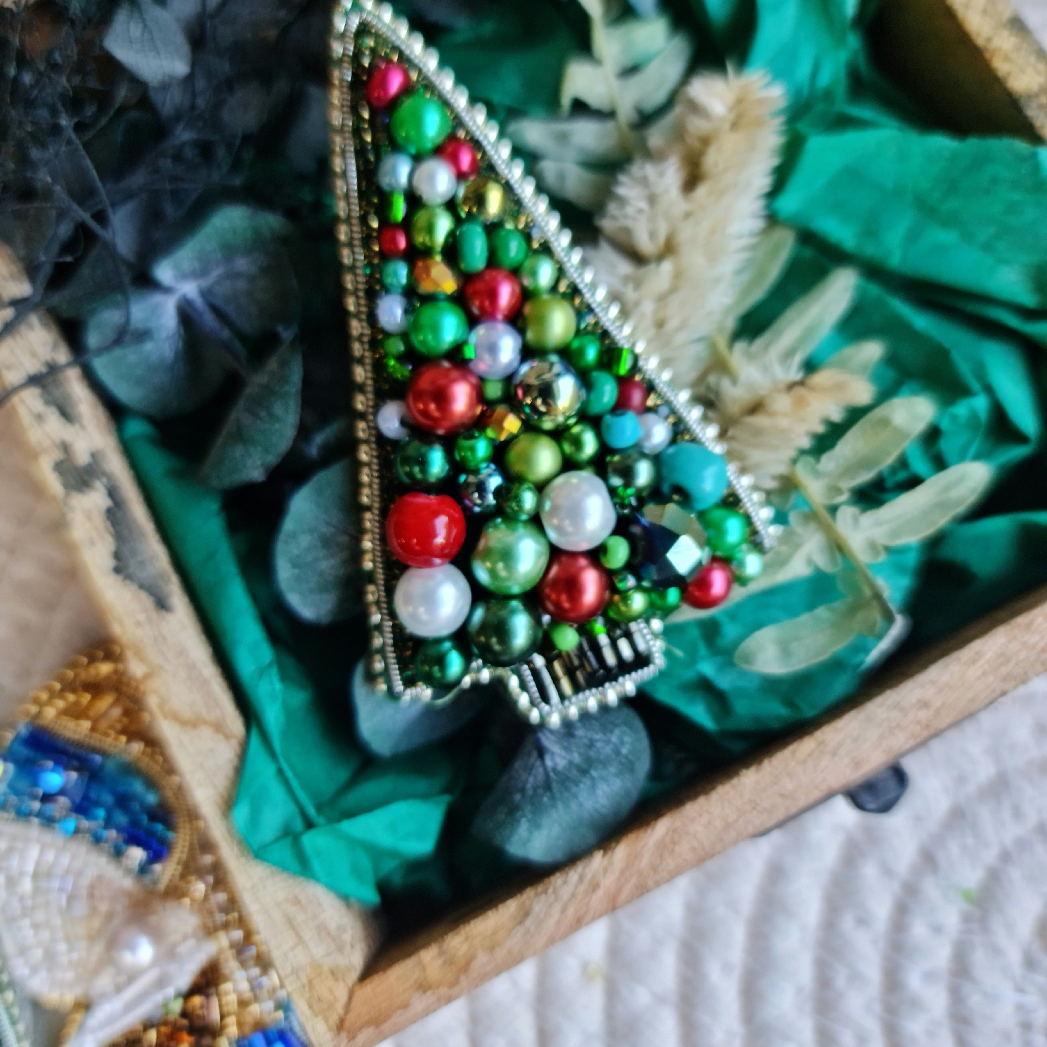 Christmas tree beaded brooch hand embroidered with pearls and colorful beads