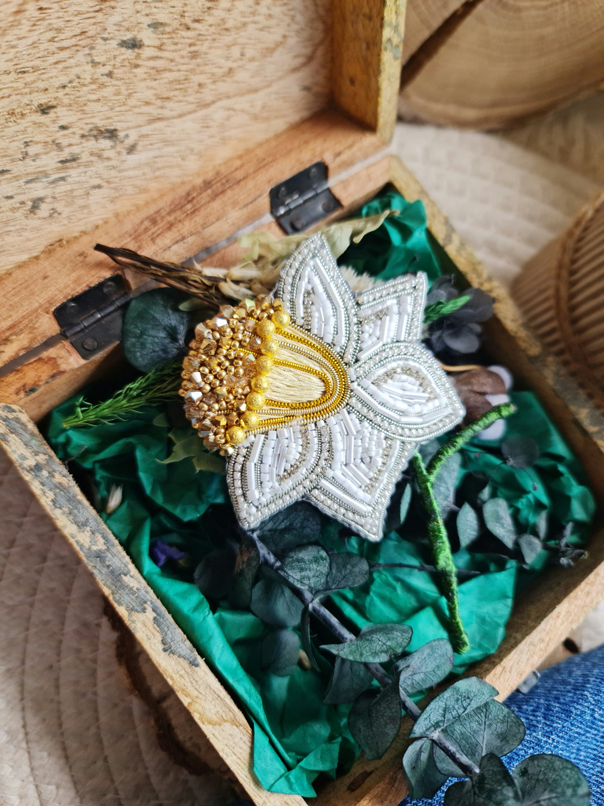 Daffodil Beaded Brooch