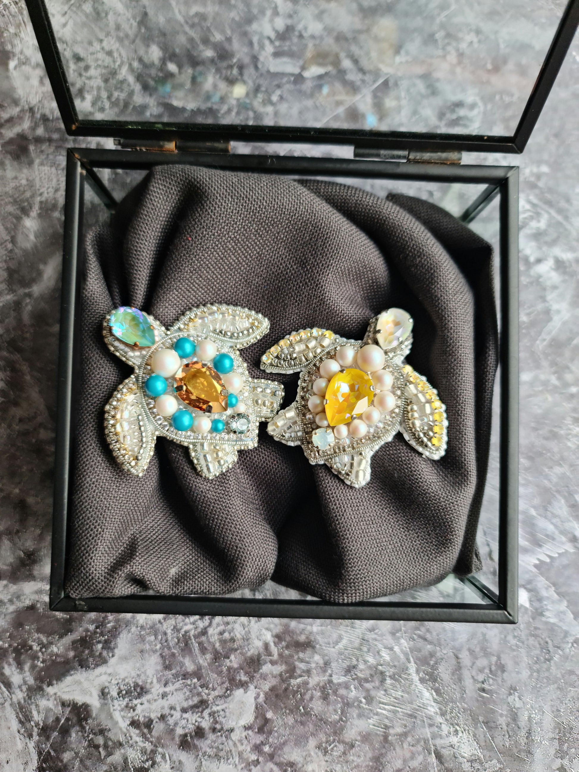Sea Turtle Beaded Brooch