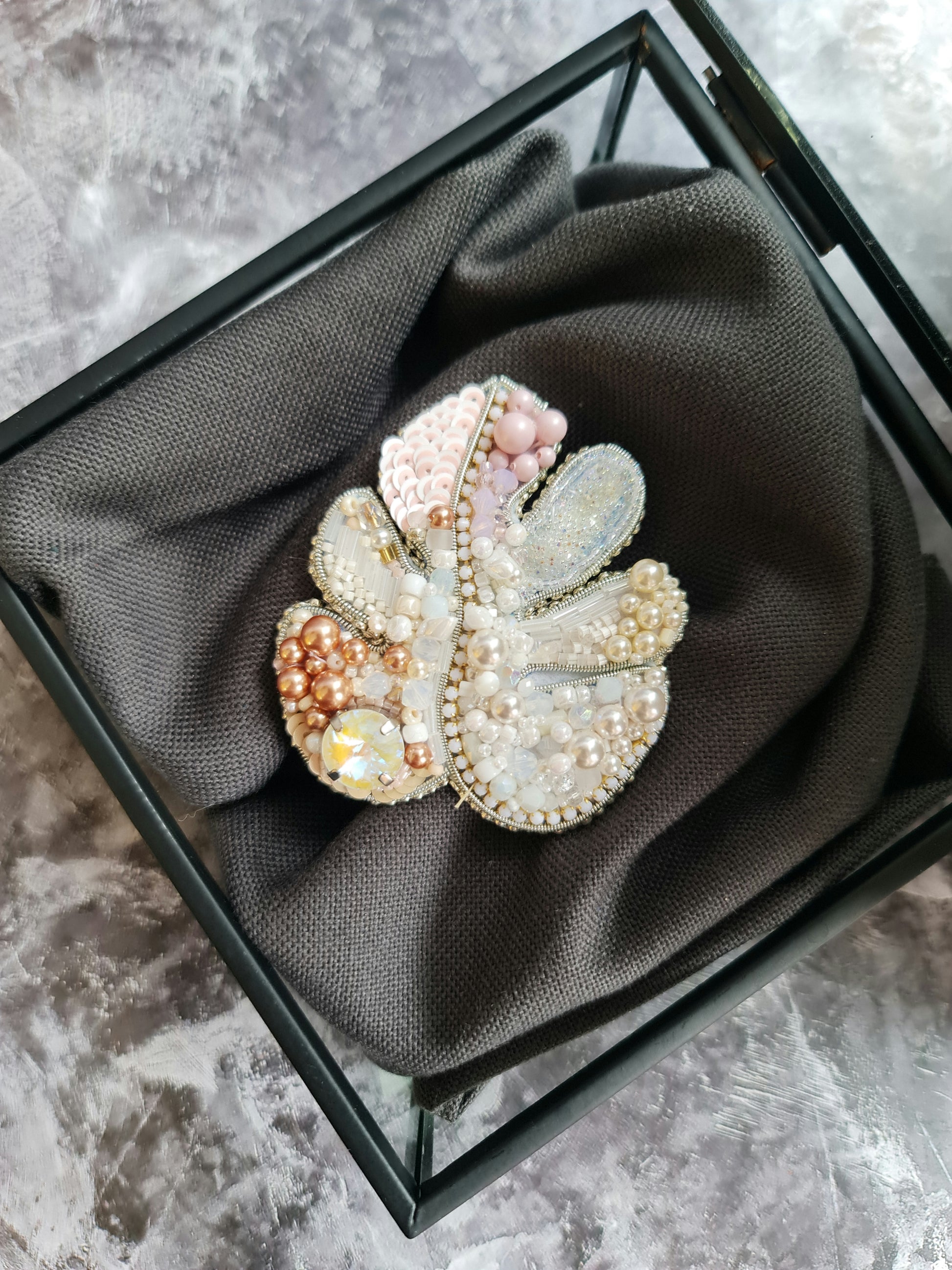 Monstera Leaf Beaded Brooch or Keychain