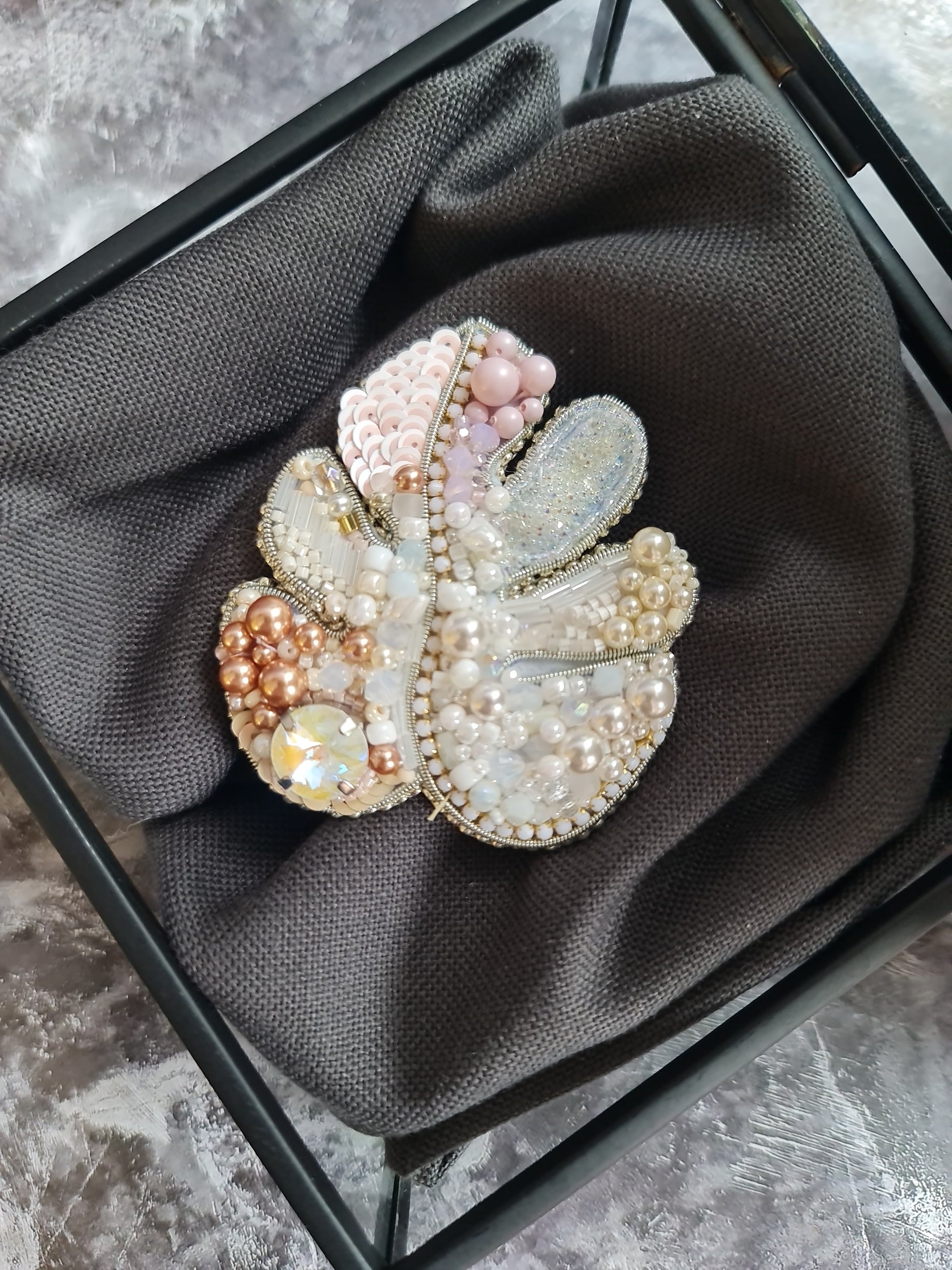 Monstera Leaf Beaded Brooch or Keychain