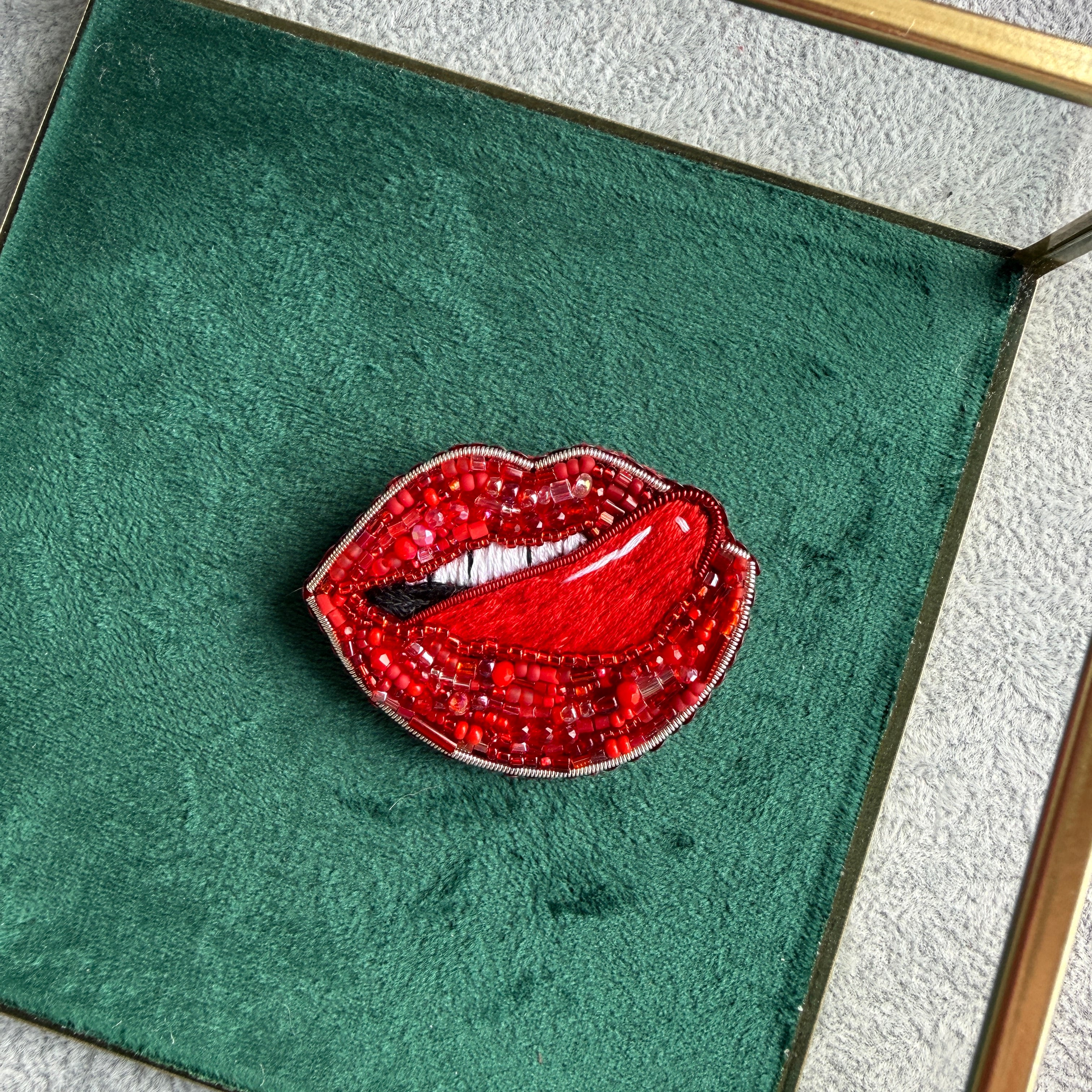 Red lips tongue beaded brooch hand embroidered with crystal details