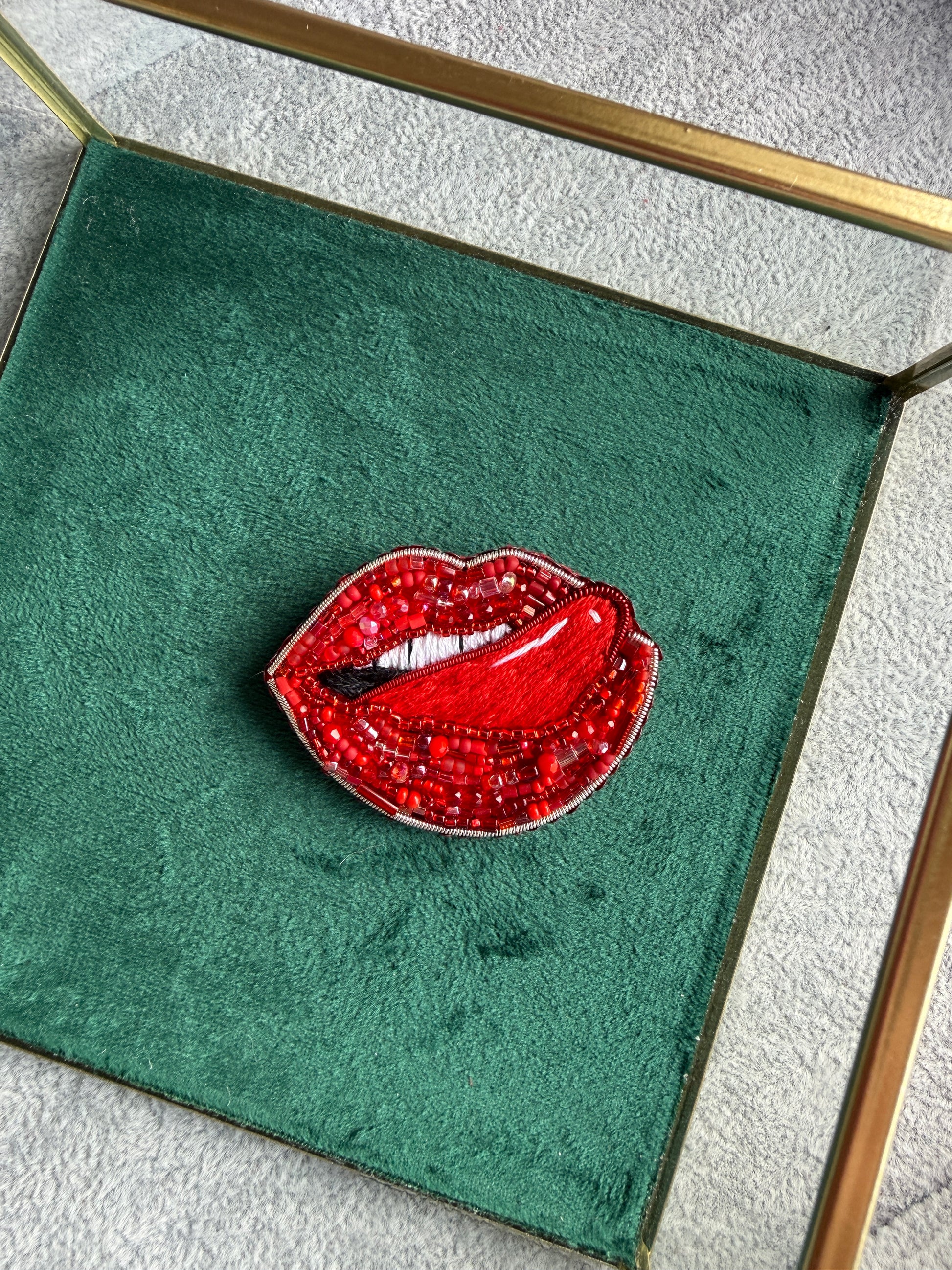 Red lips tongue beaded brooch hand embroidered with crystal details
