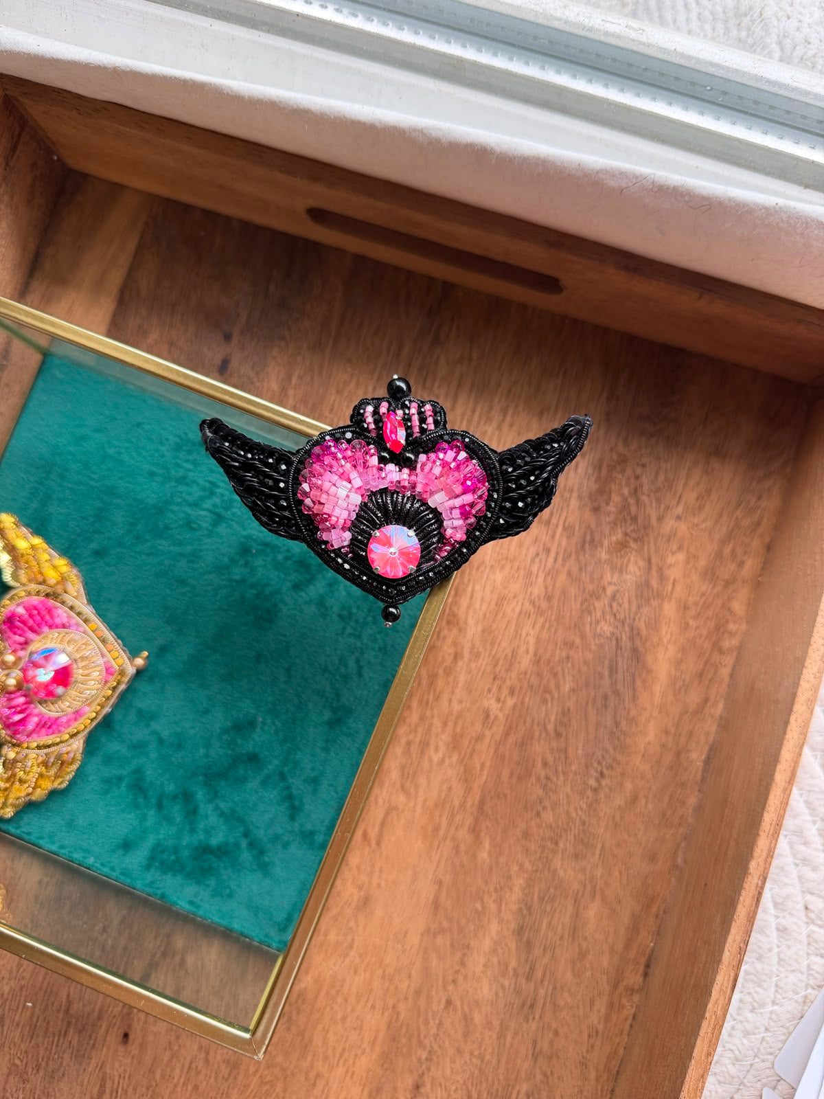 Sailor Moon Heart Brooch – Handmade Beaded Anime Jewelry with Pink Crystals