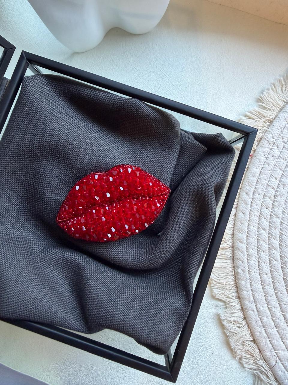 Red Lips Beaded Brooch – Handmade Crystal Lip Pin, Statement Jewelry
