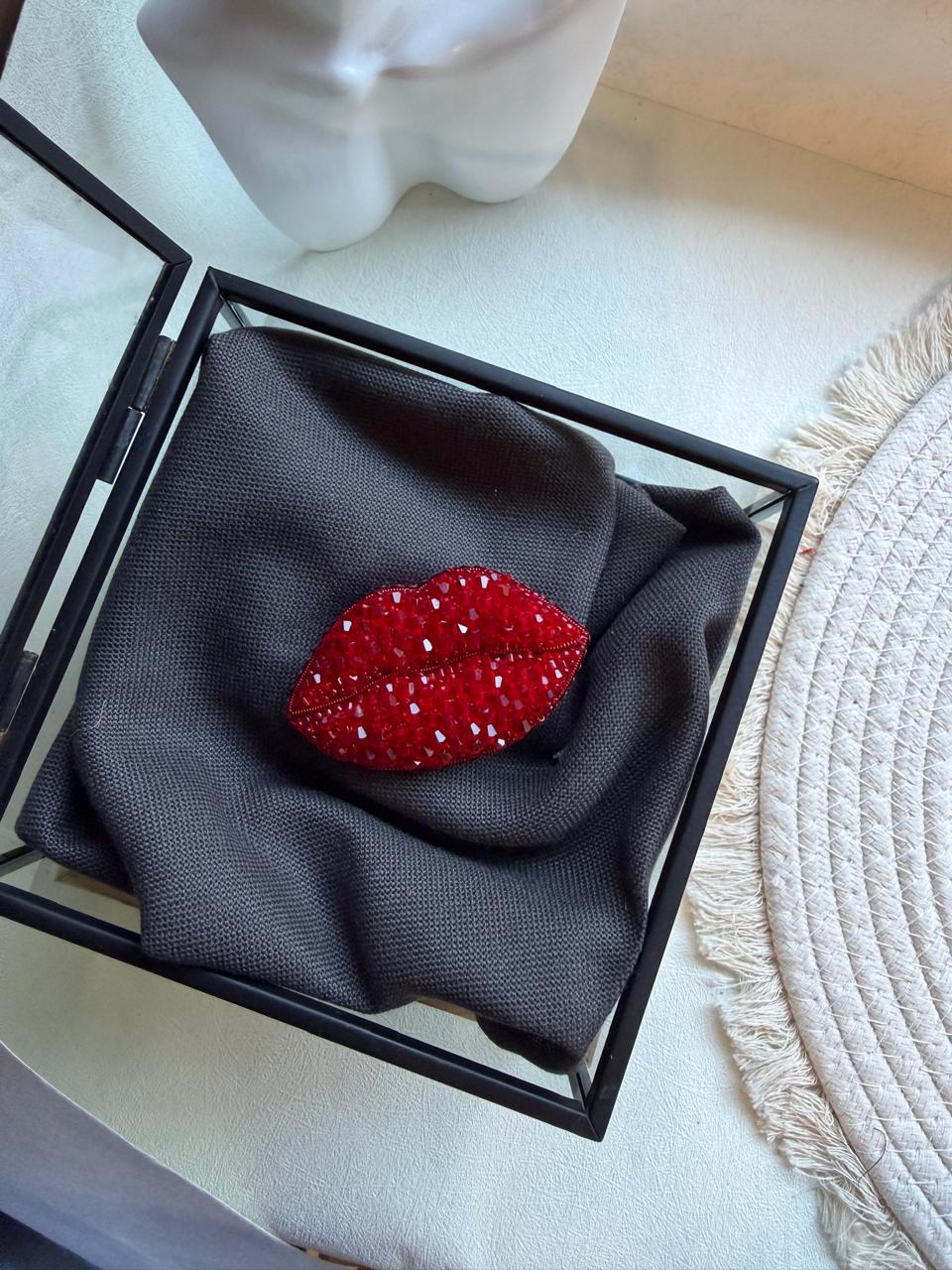 Red Lips Beaded Brooch – Handmade Crystal Lip Pin, Statement Jewelry