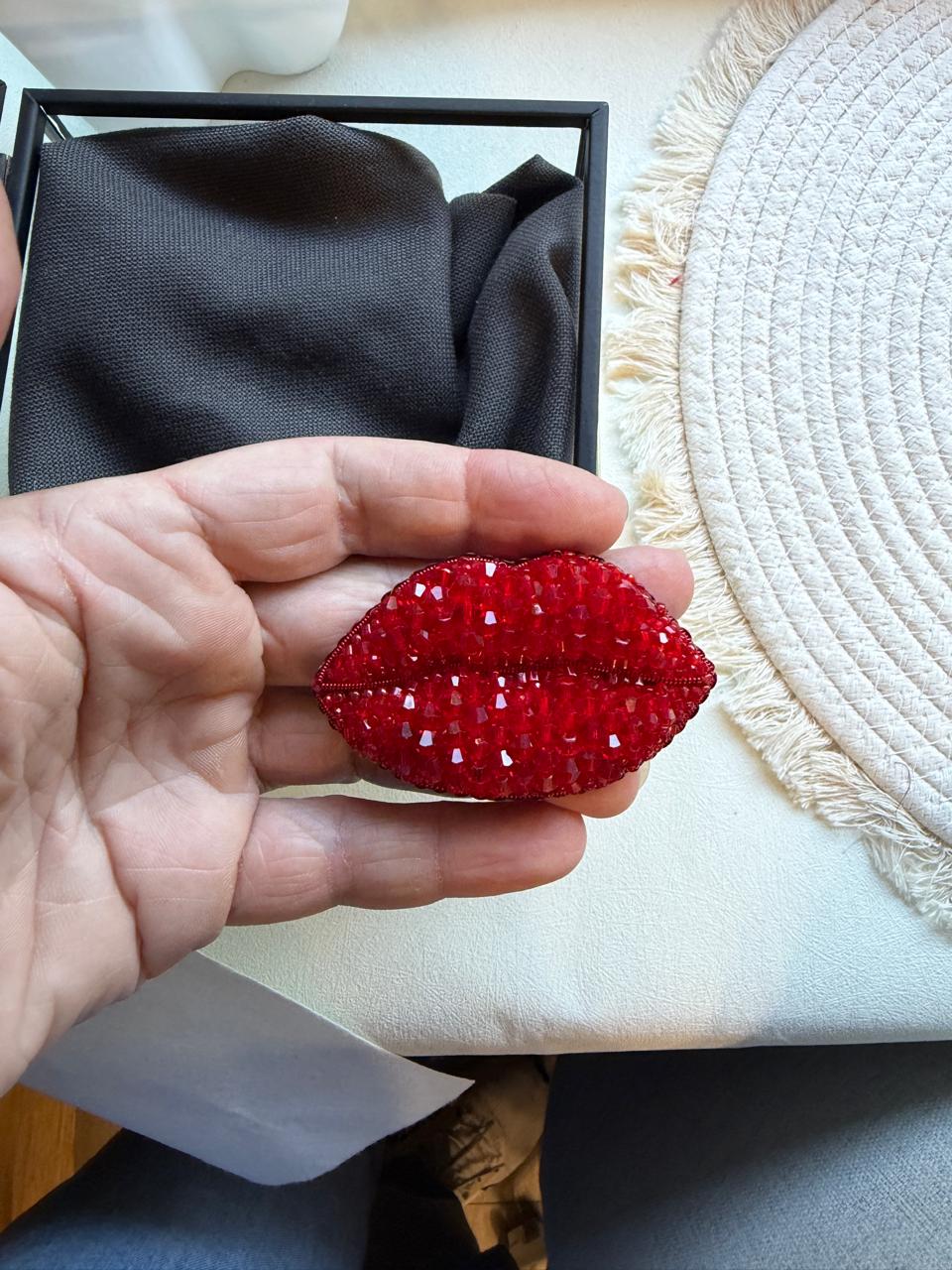 Red Lips Beaded Brooch – Handmade Crystal Lip Pin, Statement Jewelry