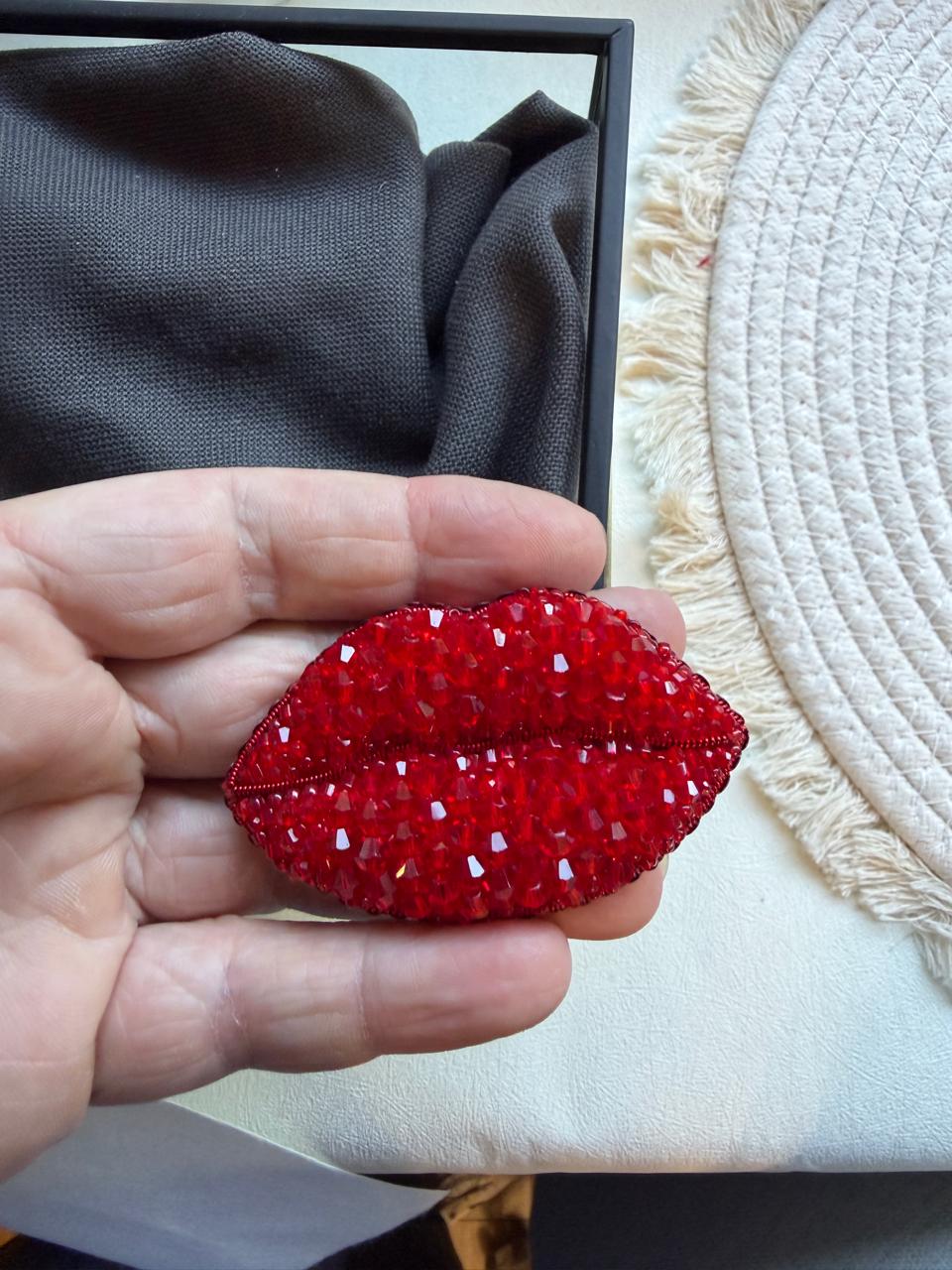 Red Lips Beaded Brooch – Handmade Crystal Lip Pin, Statement Jewelry