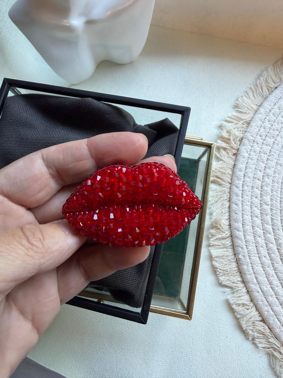 Red Lips Beaded Brooch – Handmade Crystal Lip Pin, Statement Jewelry