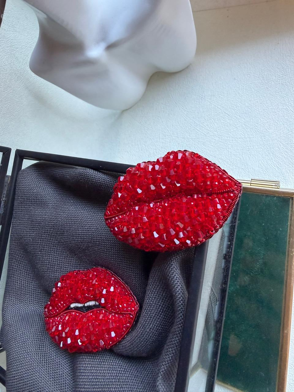 Red Lips Beaded Brooch – Handmade Crystal Lip Pin, Statement Jewelry