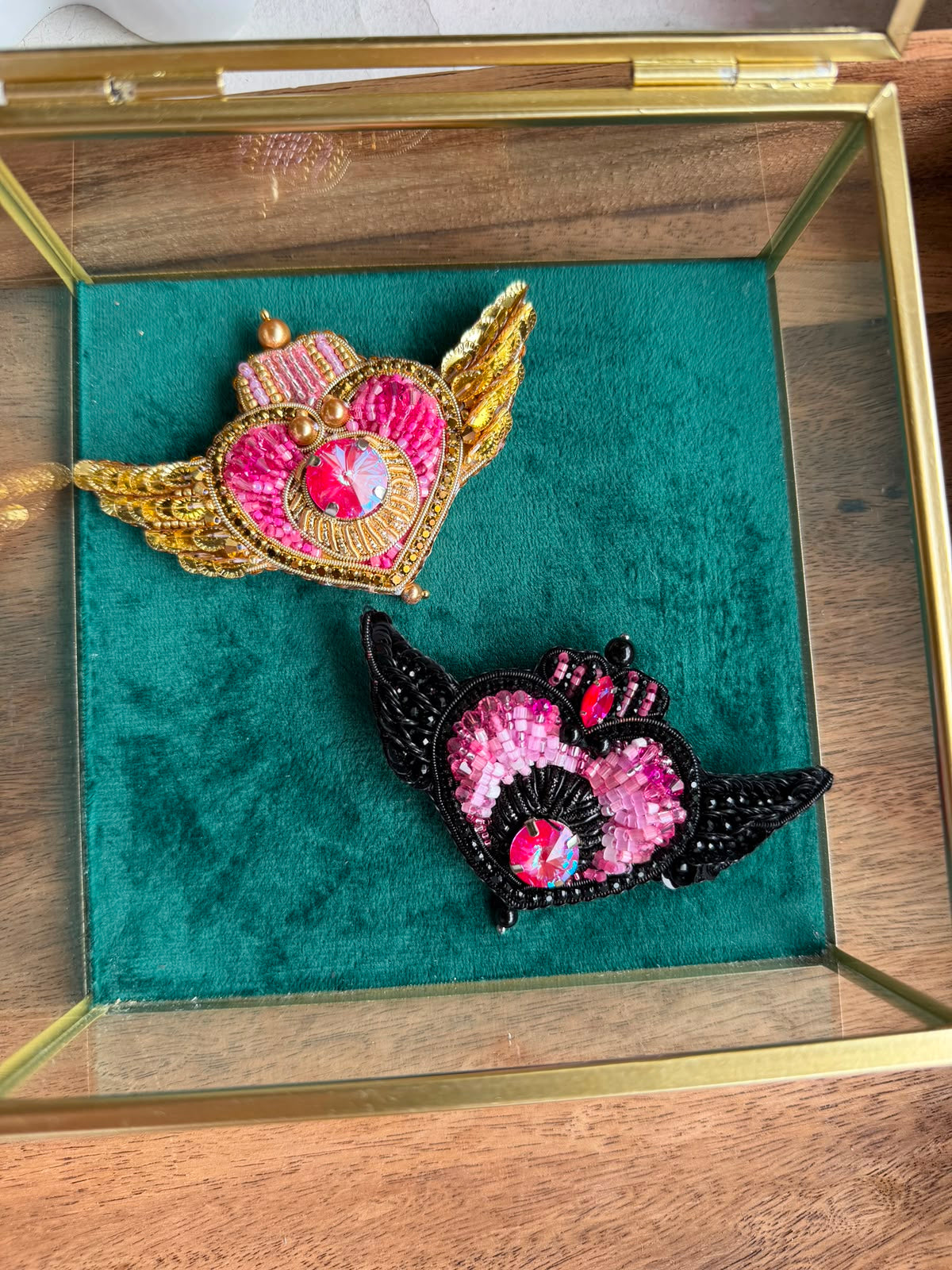 Sailor Moon Heart Brooch – Handmade Beaded Anime Jewelry with Pink Crystals