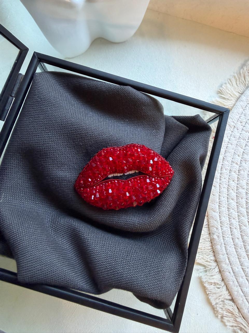 Red Lips Beaded Brooch – Handmade Crystal Lip Pin, Statement Jewelry