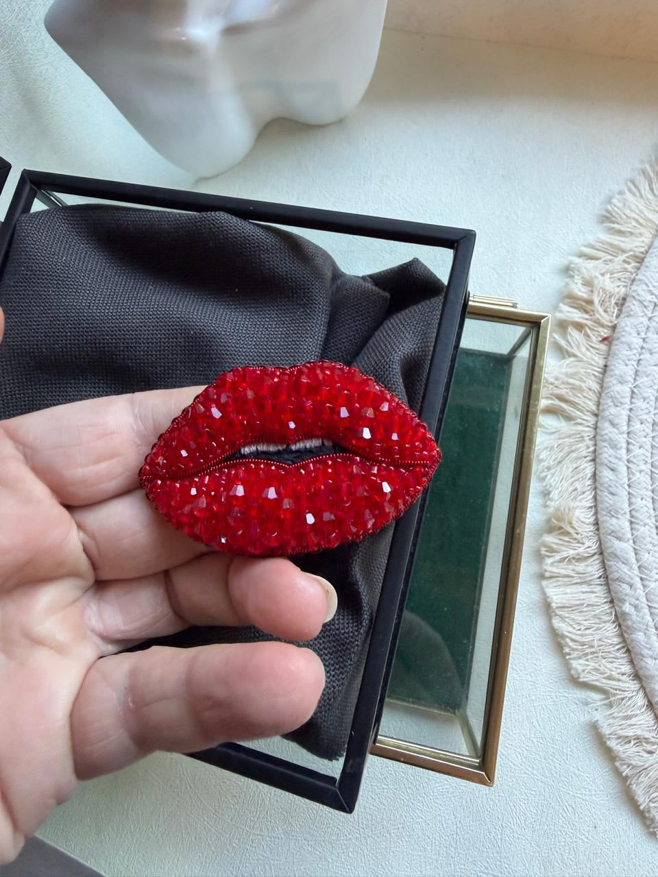 Red Lips Beaded Brooch – Handmade Crystal Lip Pin, Statement Jewelry