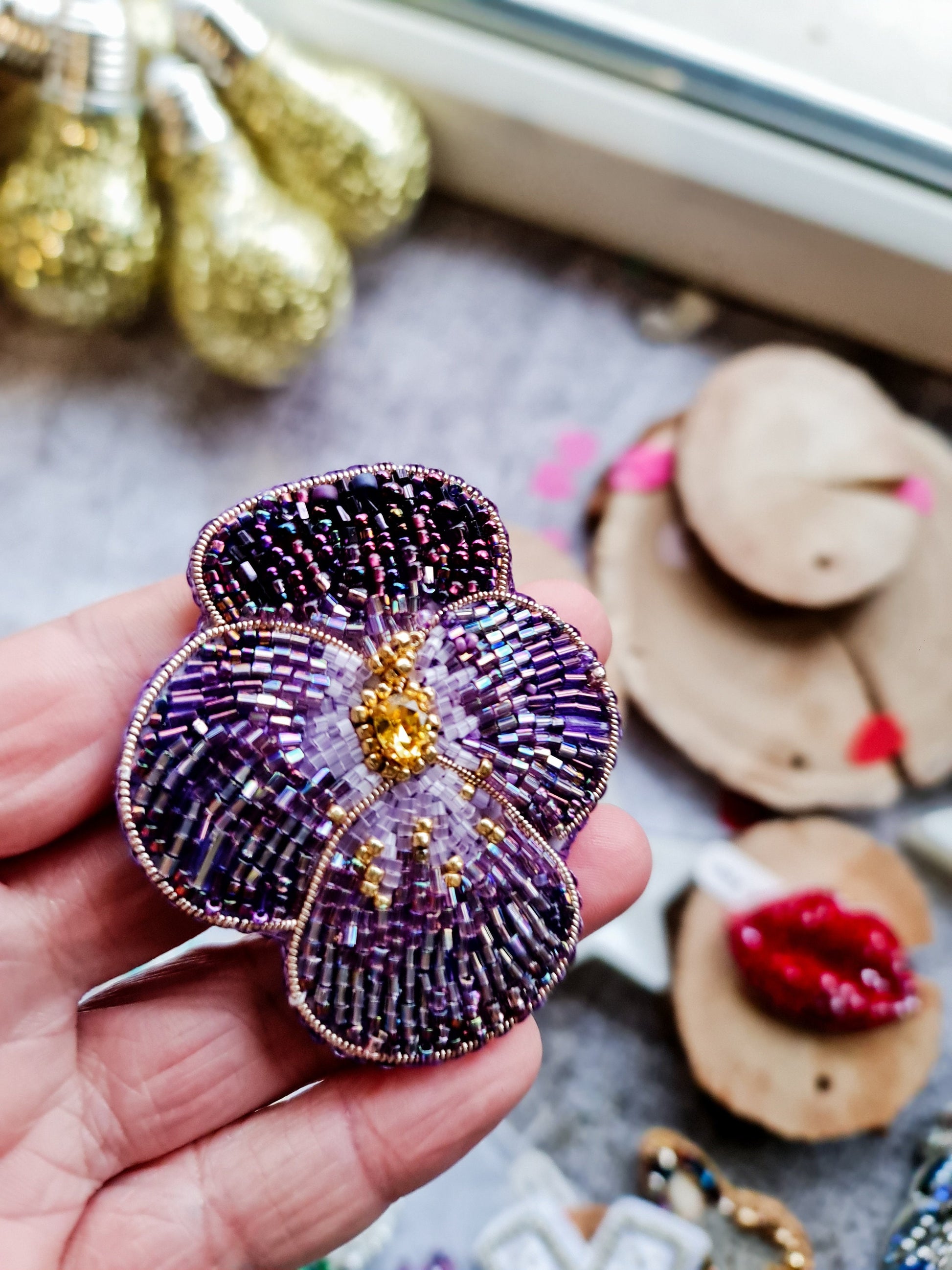 Pansies beaded brooch, flower nature jewelry, valentine gift